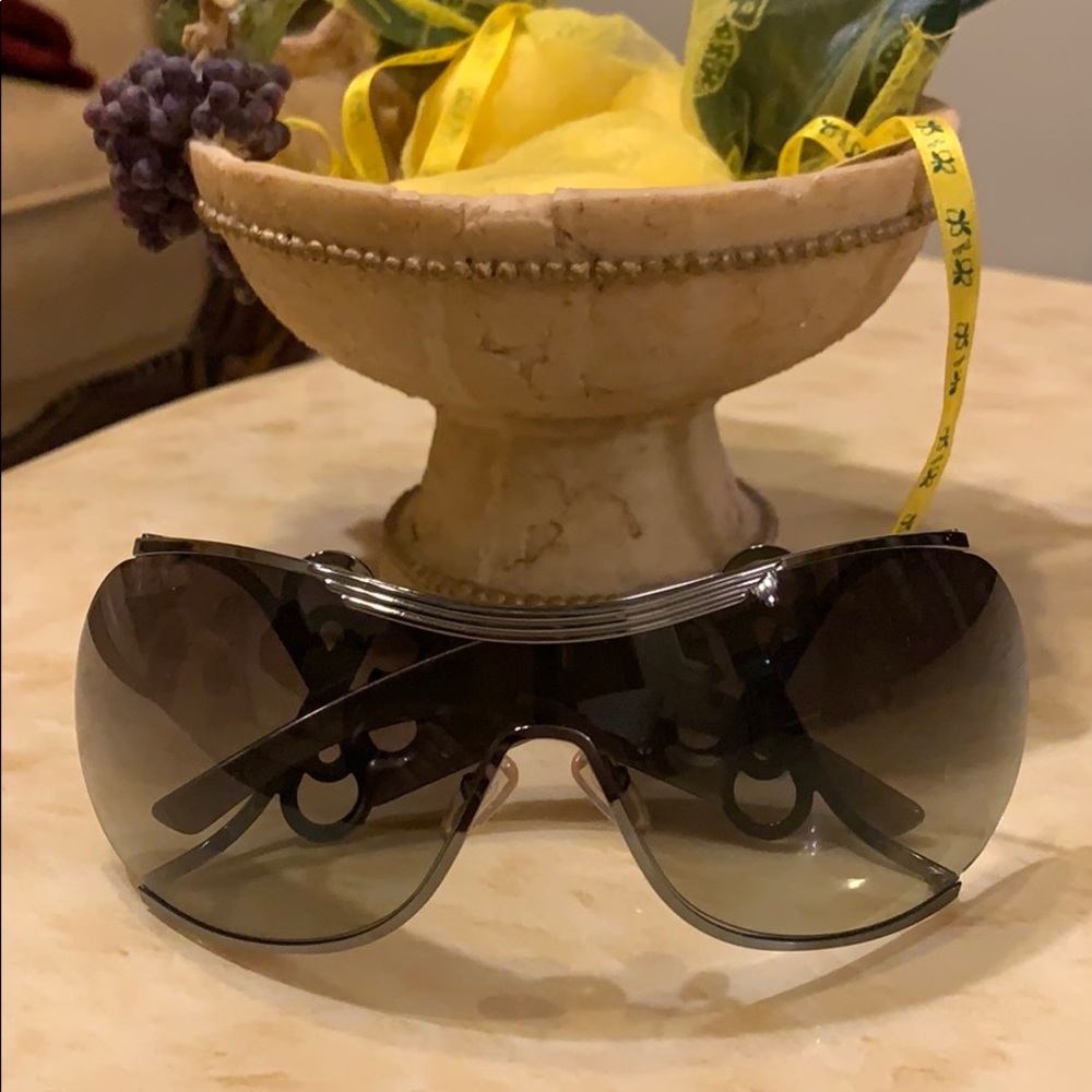 Christian Dior Women’s Sunglasses. Original case